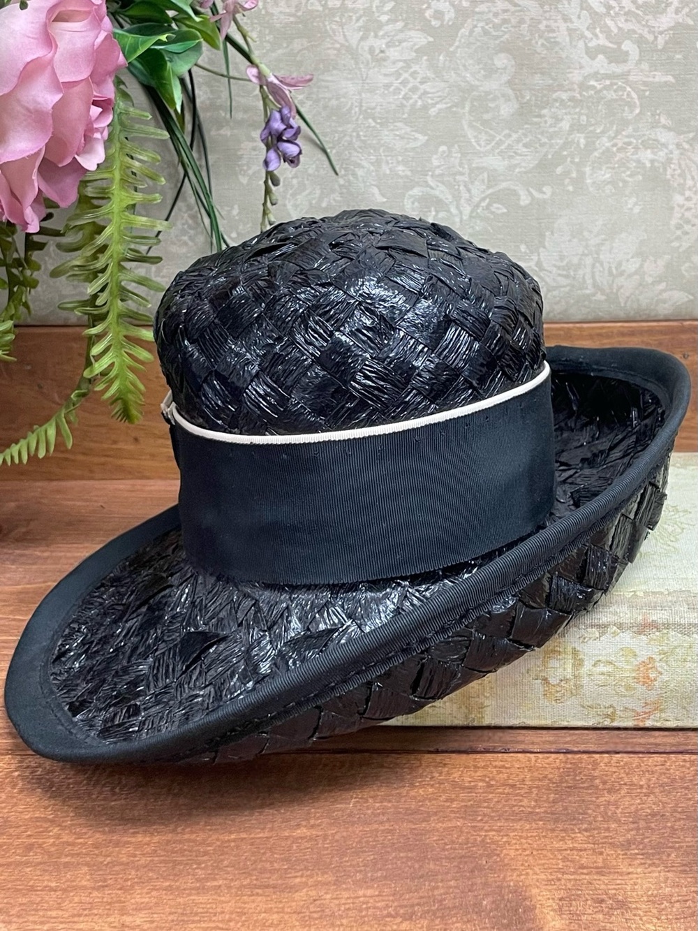 Vintage 1960s Black Cello Straw Basket Weave Rolled Brim Hat Mod Mid Century